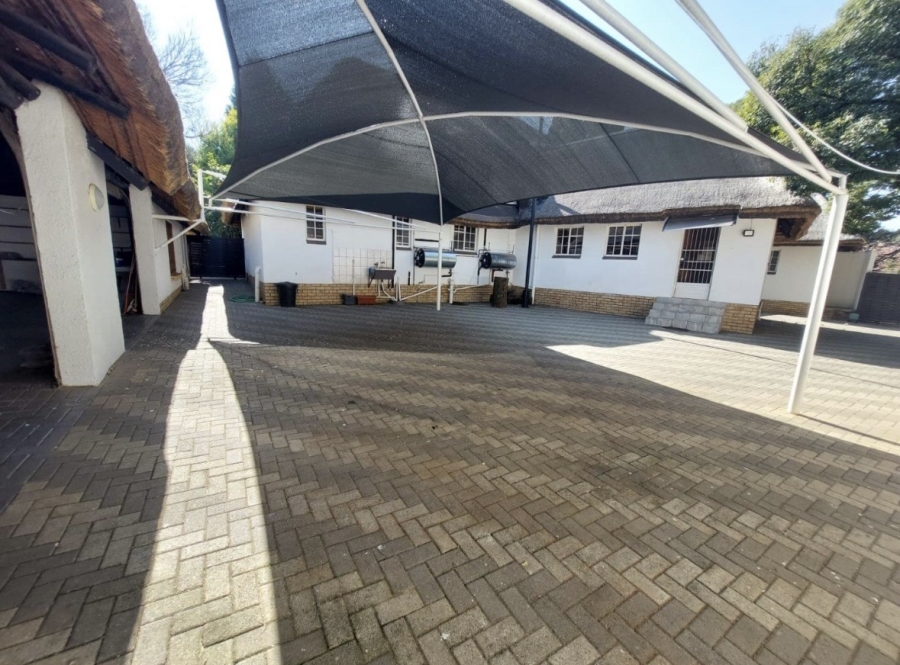 To Let 4 Bedroom Property for Rent in Flamwood North West
